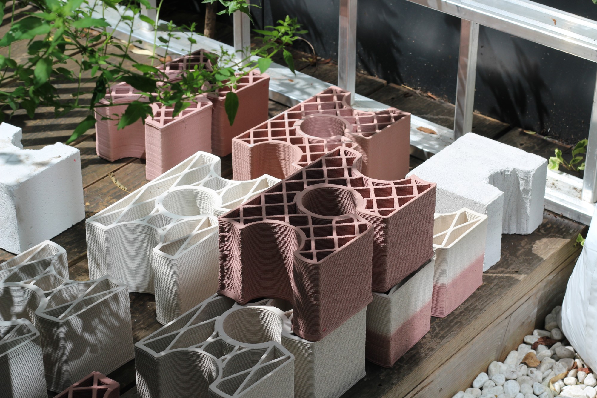 I.S.A., 3D printed clay bricks for living walls isa-briques-terre-cuite-imprimees-3d-parois-vivantes-02