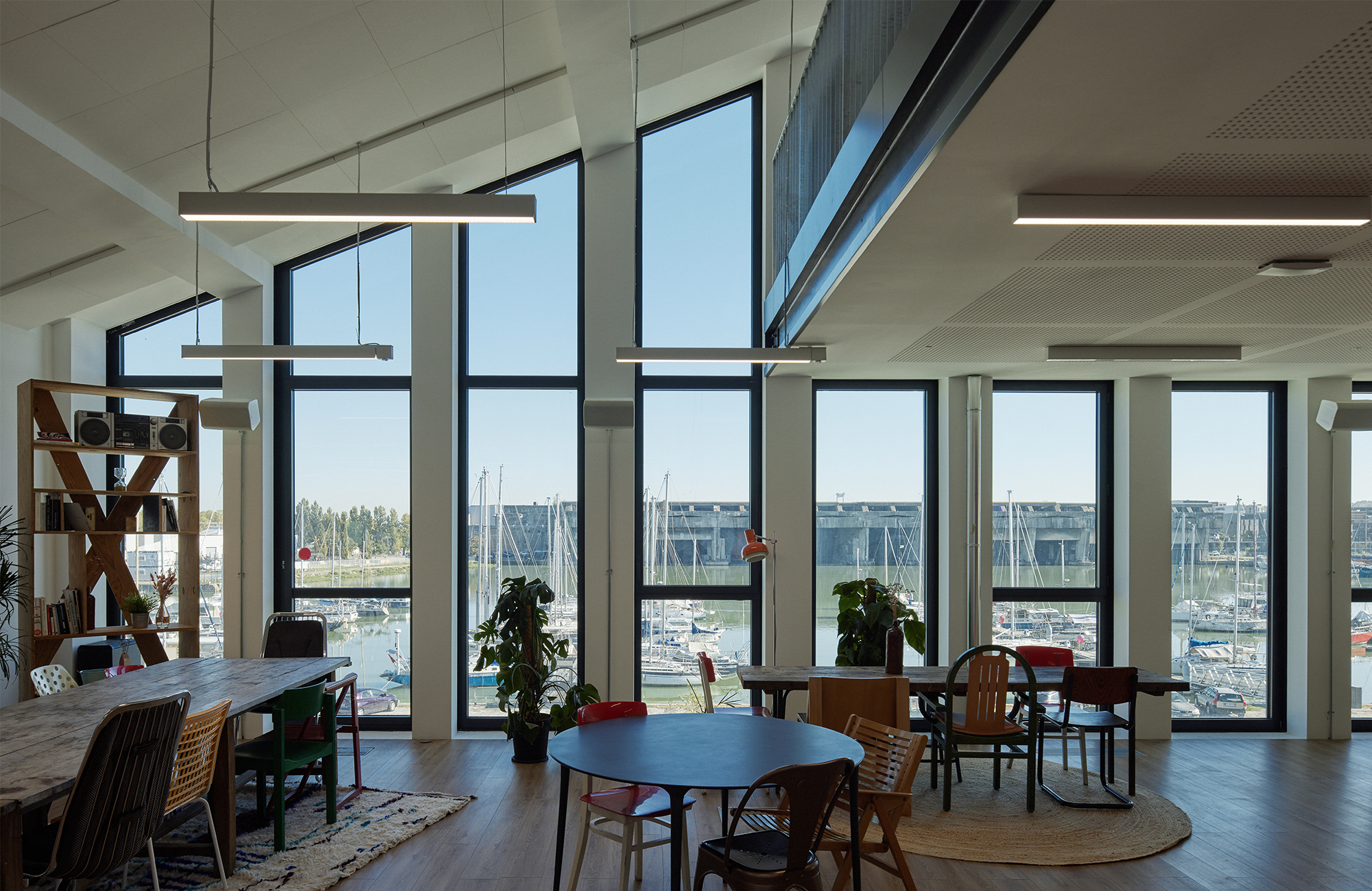 Offices facing the Bassins à flot bureaux-bassins-flot-bordeaux21