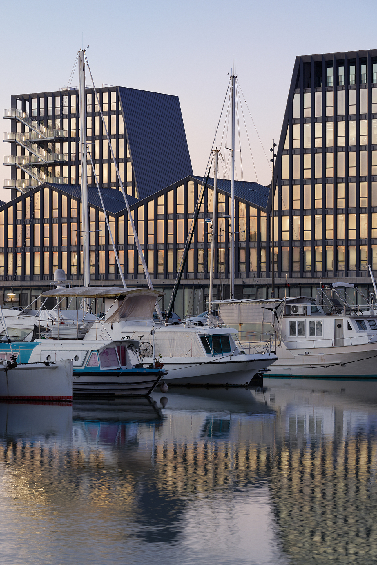 Offices facing the Bassins à flot bureaux-bassins-flot-bordeaux09