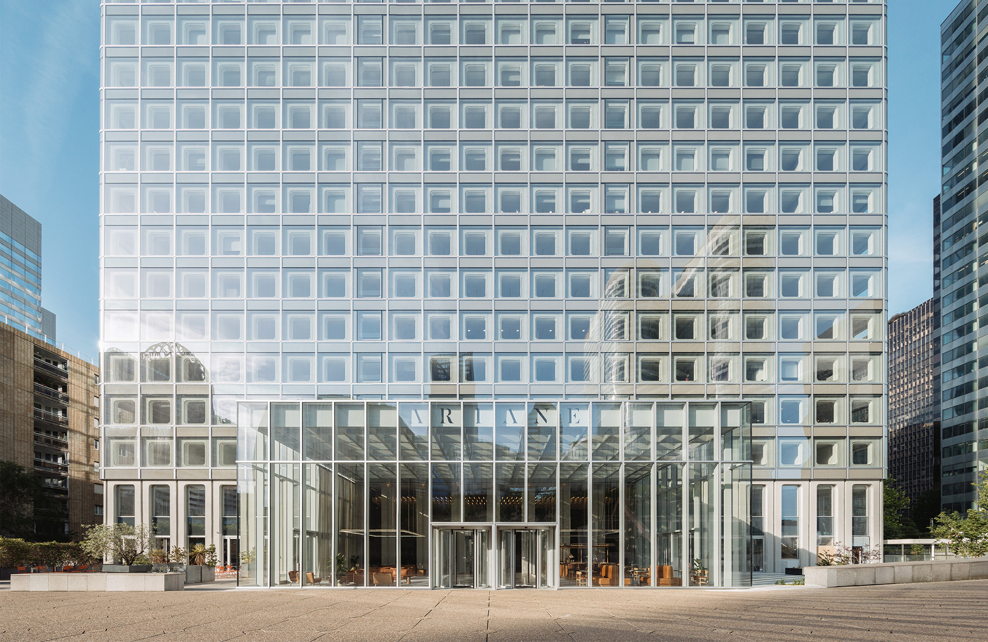 Métamorphose de la tour Ariane, Nouvelle AOM metamorphose-tour-ariane-50